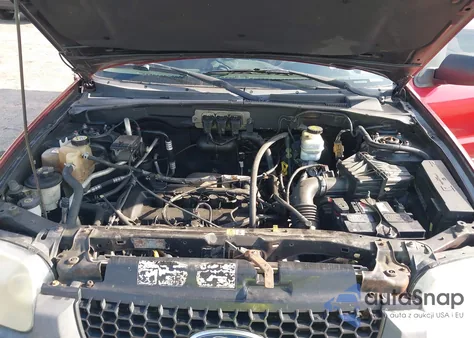 2005 Ford Escape Xls из США, поврежденный, VIN 1FMYU92Z15KC45047